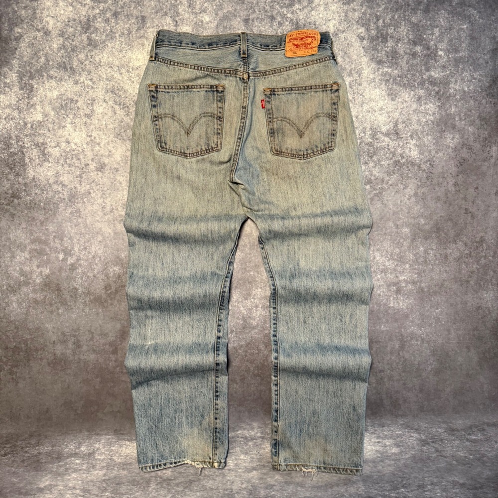 Vintage Levis 501 Original Fit Button Fly Jeans Mens 32x32 Light Wash Blue Denim - Picture 2 of 8